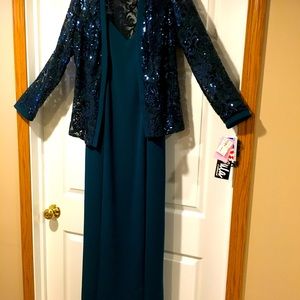 Ladies beaded 2 pc mother of the bride beautiful gown